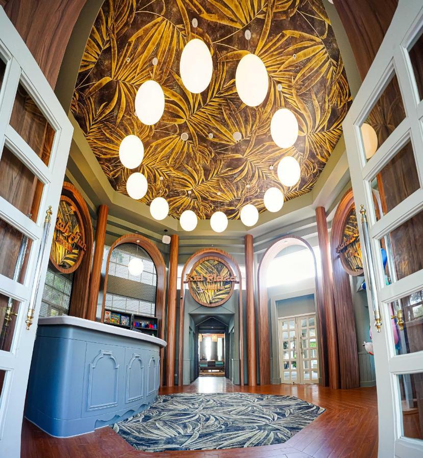 Hualien Farglory Hotel Yanliau Luaran gambar Interior of the library