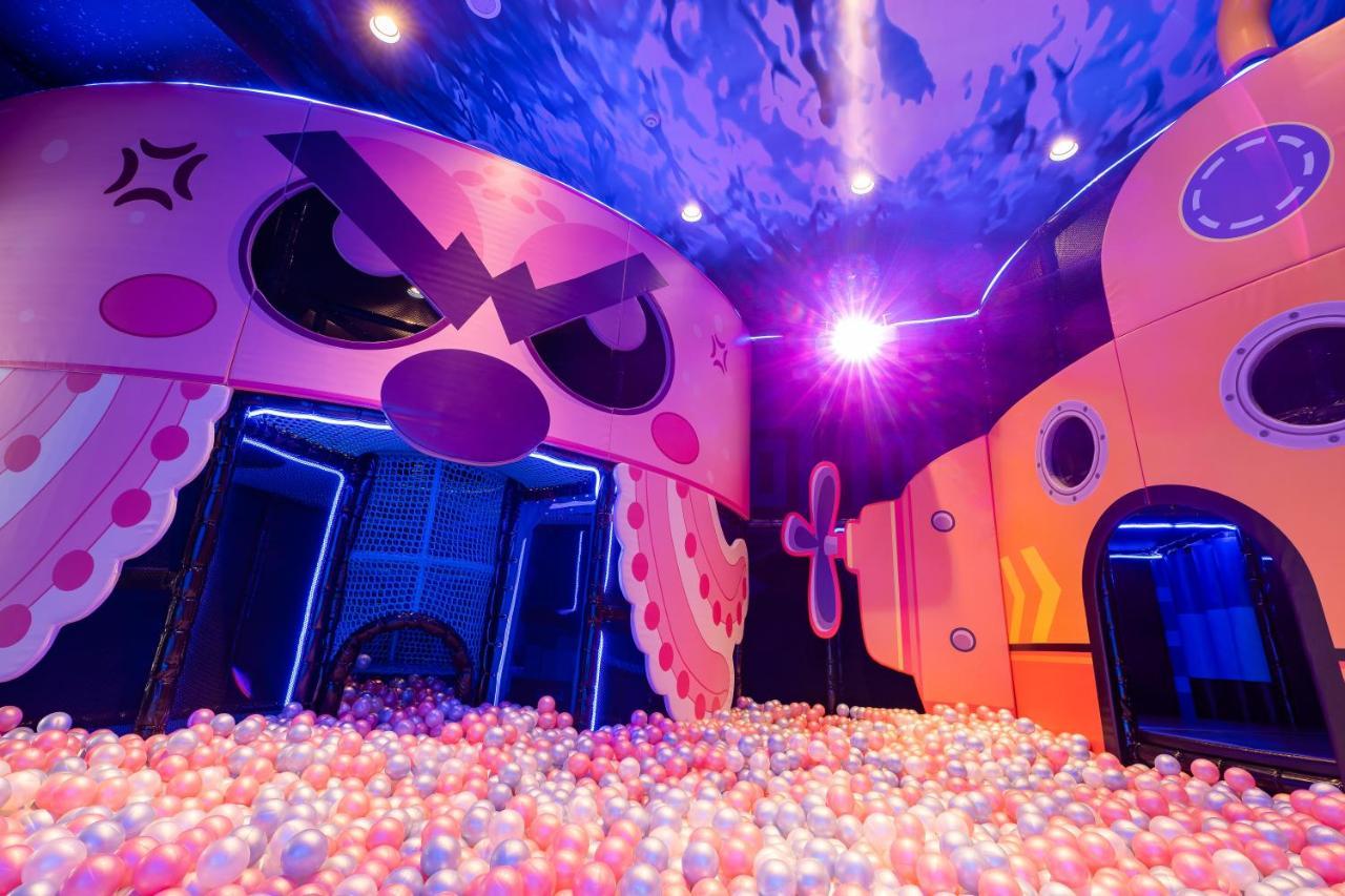 Hualien Farglory Hotel Yanliau Luaran gambar The ball pit at the centre