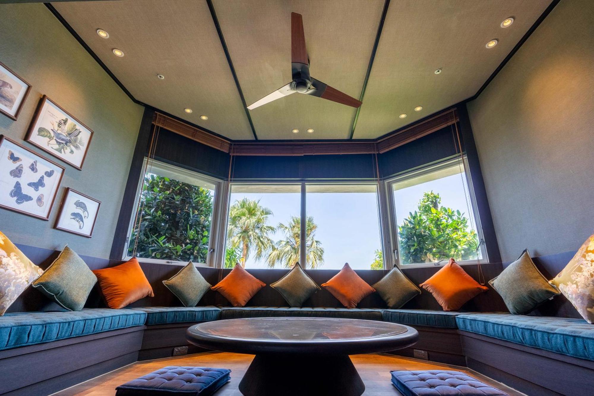 Hualien Farglory Hotel Yanliau Luaran gambar A ceiling fan in a hotel